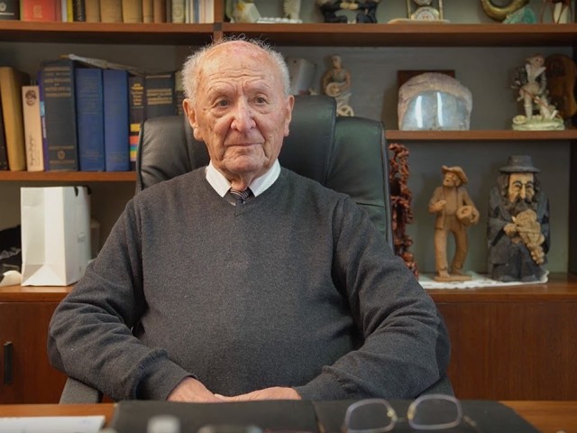Dr. Yitzhak Hirsch
