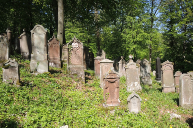 "In Stein gemeißelt"