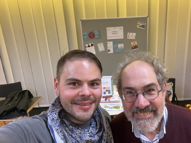 Tacheles! Zwei Freunde sprechen über das Leben.