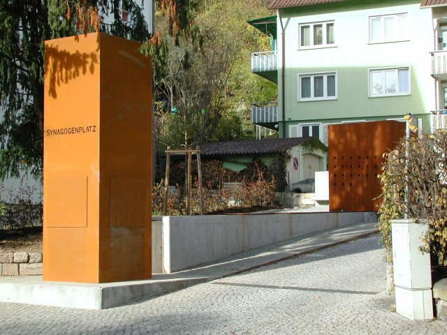 Zentrale Gedenkstunde in Tübingen am Synagogenplatz