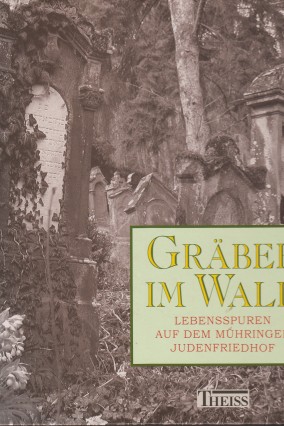Gräber im Wald